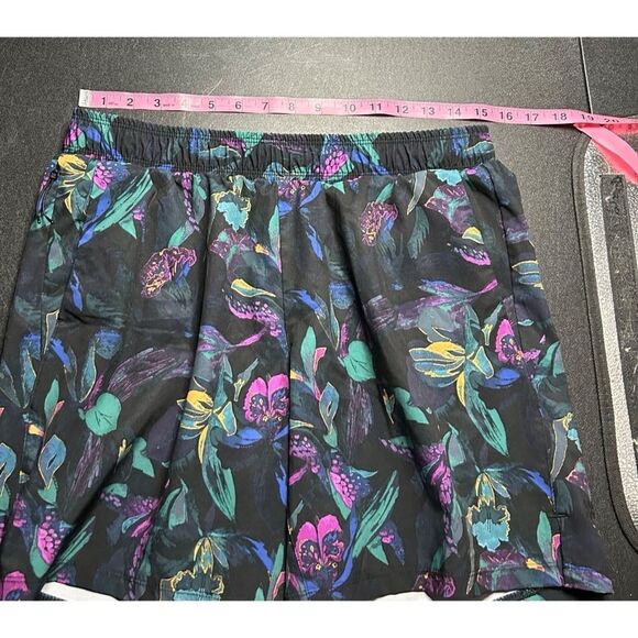 All In Motion Dark Floral Athletic Shorts Size M - Picture 3 of 12